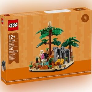 LEGO African Savanna Adventure Set with Green and Tan